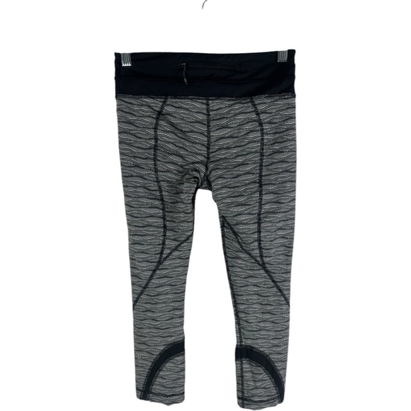 Lululemon Run Inspire Crop II All Luxtreme Textured Wave Black Silver Spoon 4 - Picture 2 of 7